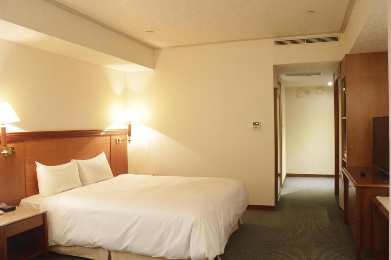 Hotel Avenue Hsinchu stad Exteriör bild